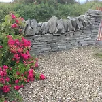 Red Stonecutters Cottage, Doolin Feriehus