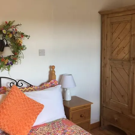 Red Stonecutters Cottage, Doolin 펜션 *