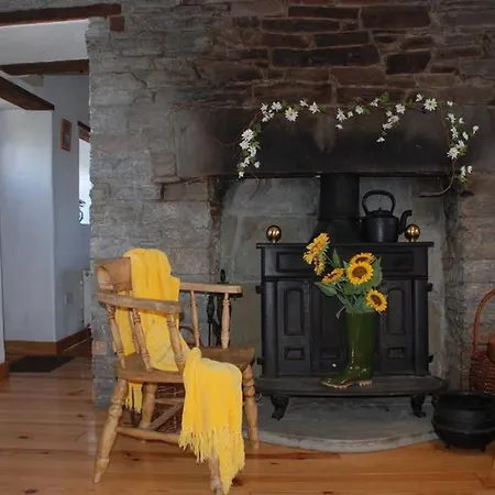 Dom wakacyjny Red Stonecutters Cottage, Doolin *