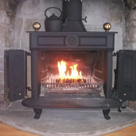 Red Stonecutters Cottage, Doolin Carrowauff