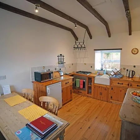 Red Stonecutters Cottage, Doolin * Carrowauff