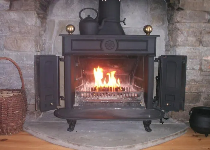 Red Stonecutters Cottage, Doolin Carrowauff