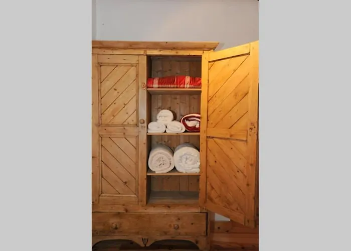 Red Stonecutters Cottage, Doolin *